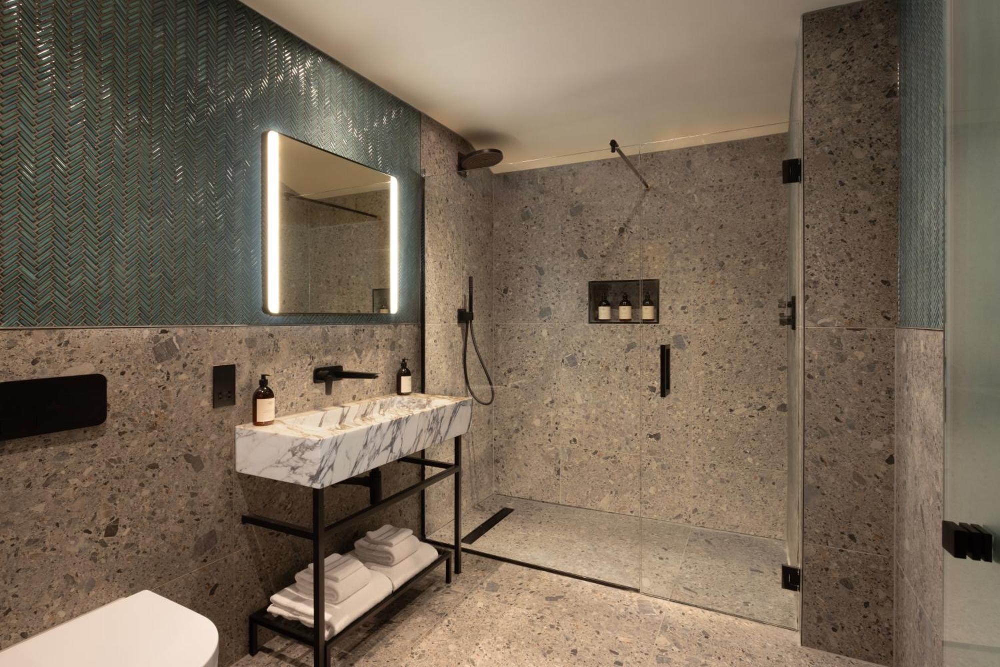 Mar Hall Golf & Spa Resort Bishopton  Extérieur photo A walk-in shower